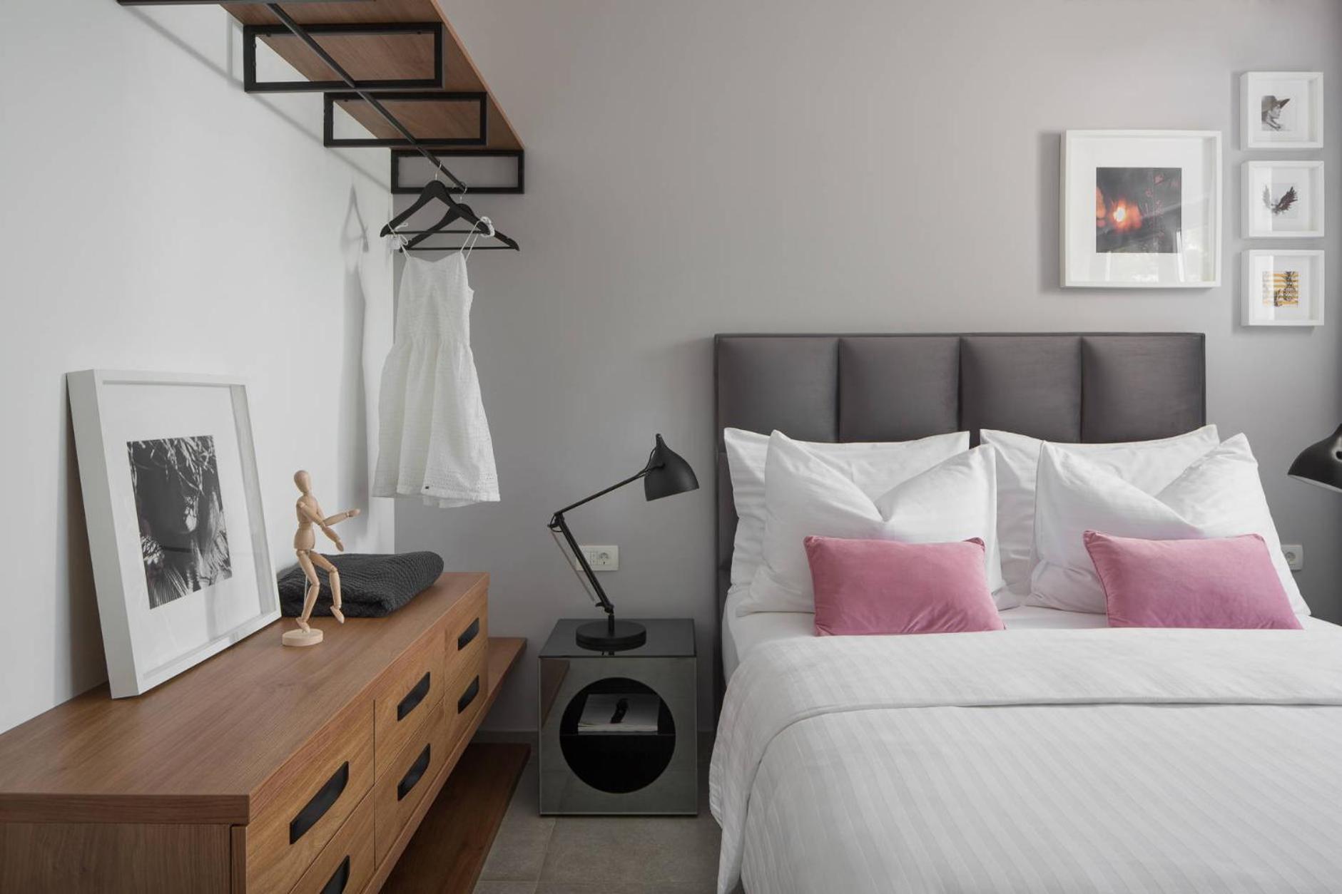 Olive Hill House - Ground Floor Apartment สลาทิเน ภายนอก รูปภาพ