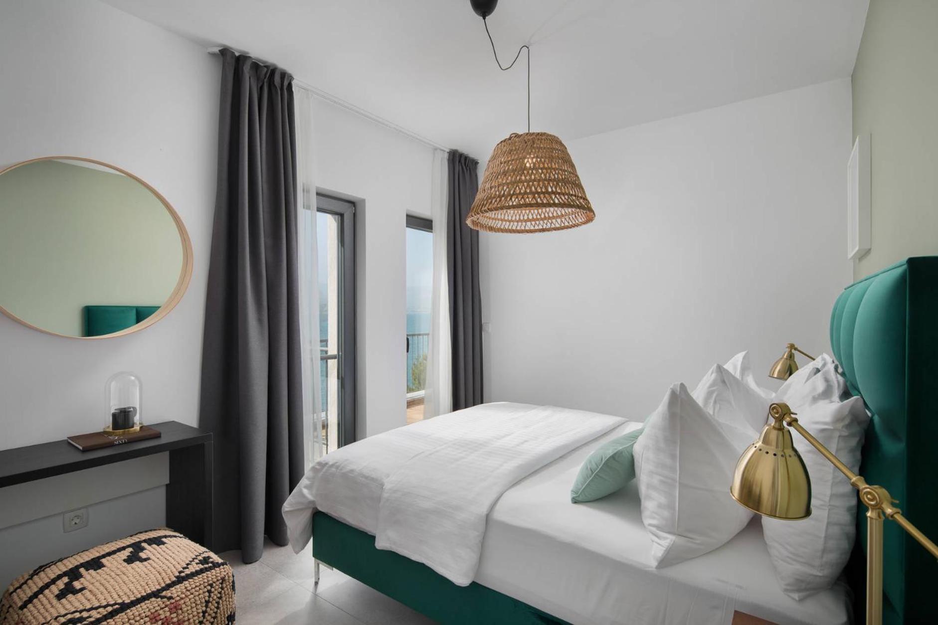 Olive Hill House - Ground Floor Apartment สลาทิเน ภายนอก รูปภาพ