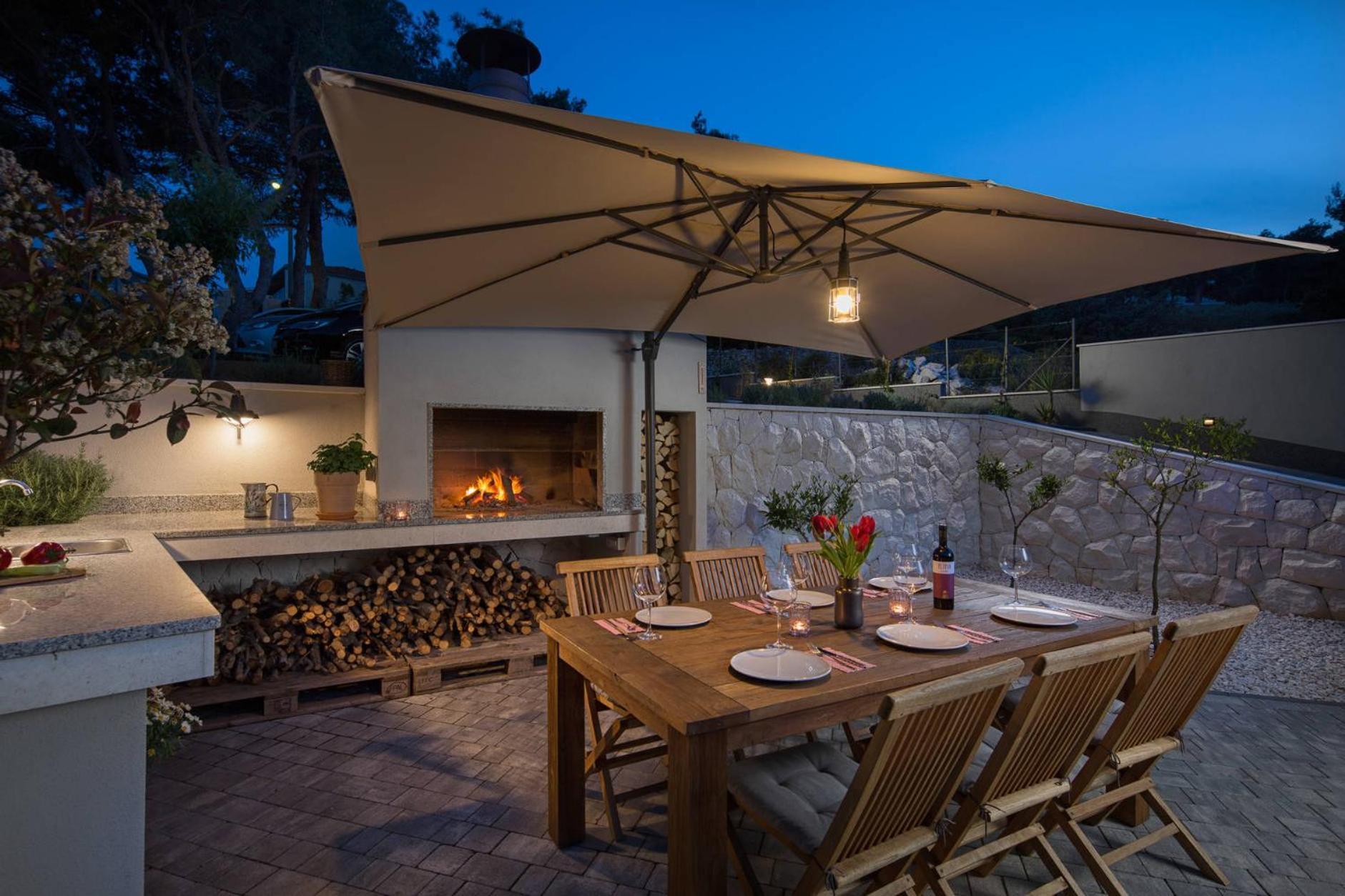 Olive Hill House - Ground Floor Apartment สลาทิเน ภายนอก รูปภาพ
