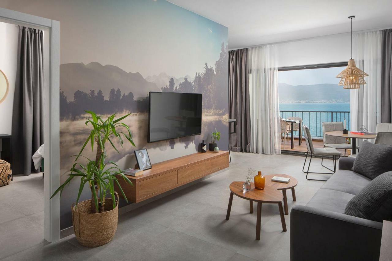 Olive Hill House - Ground Floor Apartment สลาทิเน ภายนอก รูปภาพ